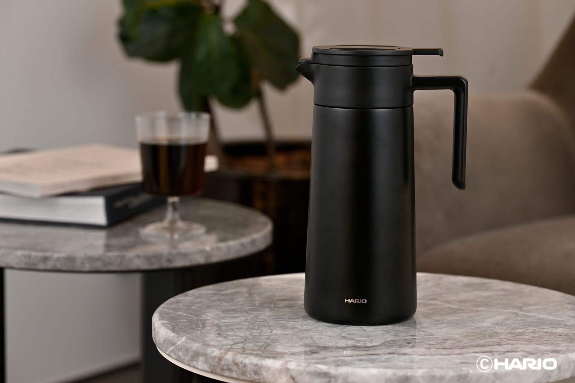 Hario Yalıtımlı Servis Sürahisi (800 ml) – Siyah
