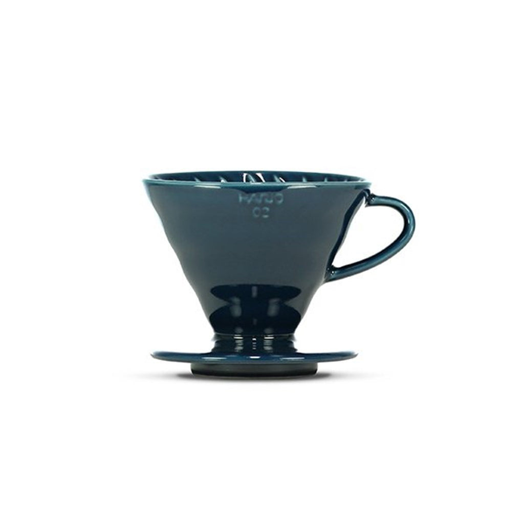 Hario V60 02 Seramik Dripper – Japonya Üretimi Filtre Kahve Aparatı (1–4 Fincan, Renk Seçenekli)